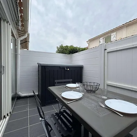 De - Type T2 Ct720-127 Apartment Agde
